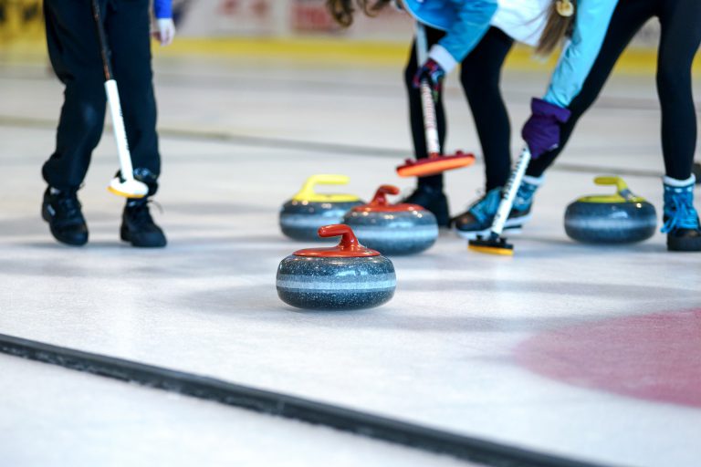 De curlingbaas laat geen ruimte over voor fouten